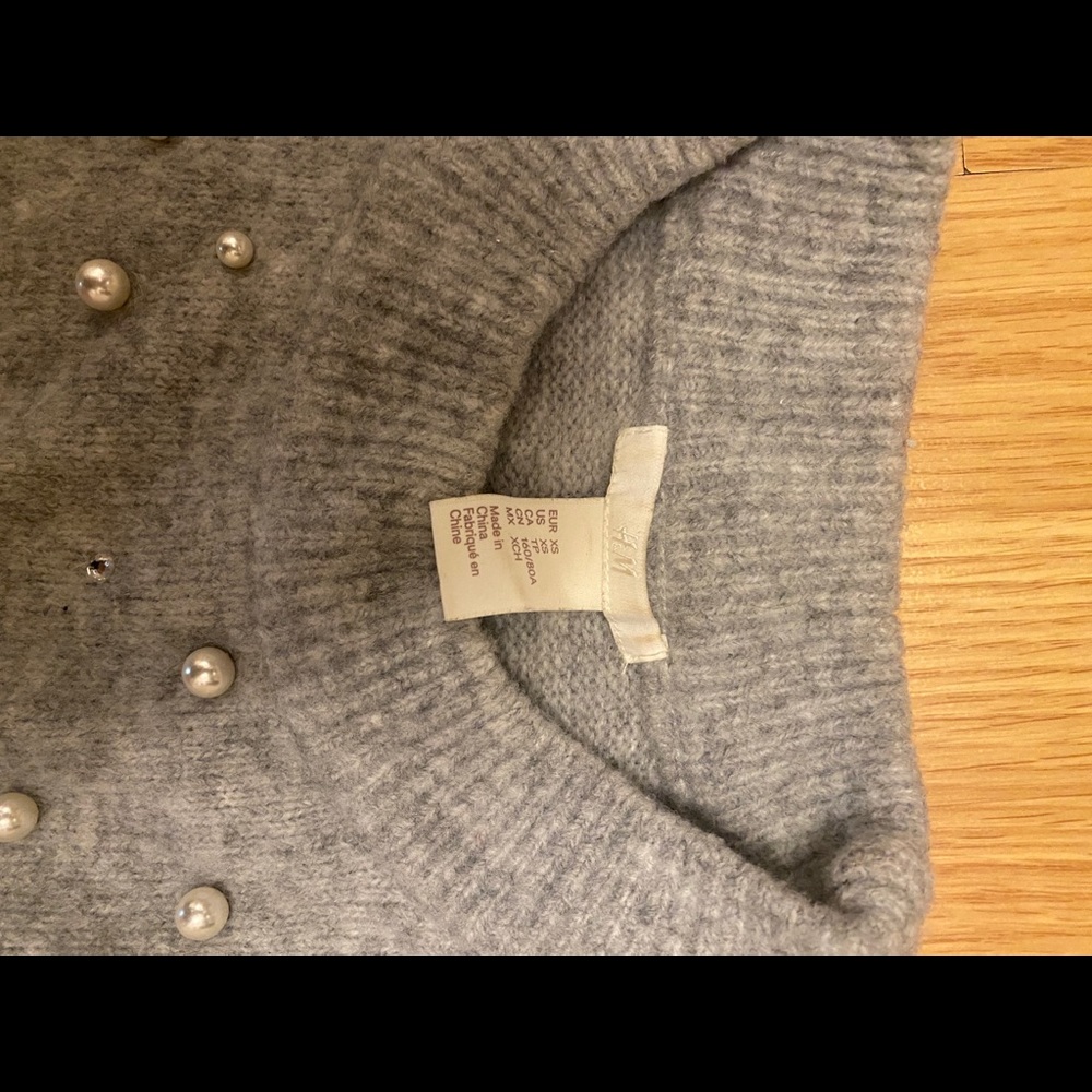 sweater - Picture 2 of 2